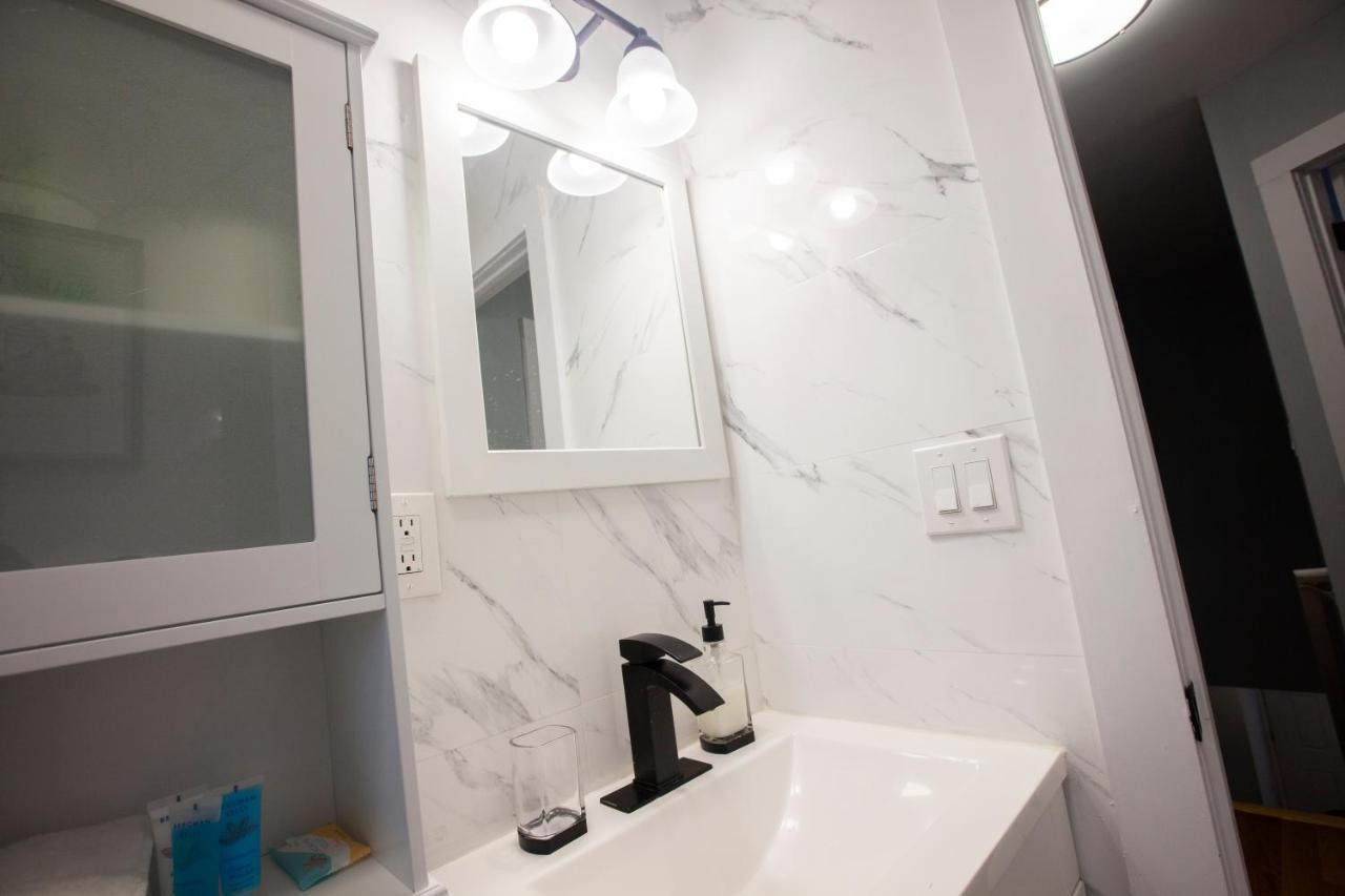 Alafia- Cozy Jfk Area Home - This Property Is A Hosted Property Meaning The Host Live On Site New York Kültér fotó